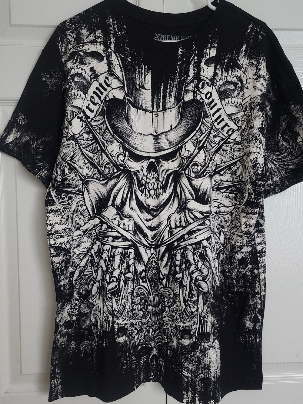 Xtreme Couture Black & White Offering Skull All Over Print Grunge Mens Tee, XL